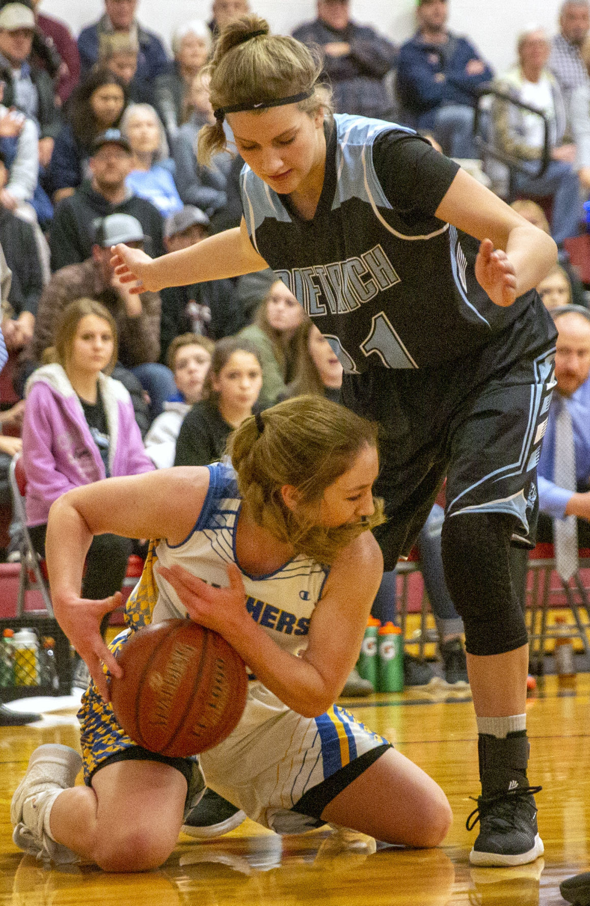 Carey vs Dietrich girls basketball